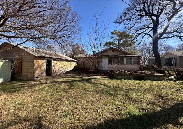 Homes for sale in Chickasha, OK | 924 S 13th St, Chickasha, OK 73018 | MLS# 1232752