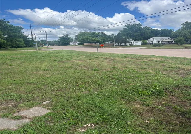 Photo 1 of Land for sale at 601 S Park Ave, Shawnee, OK 74801 | MLS# 1232762 | Listing updated on 2026-06-05
