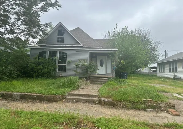 Photo 1 of Single family home for sale at 648 N Louisa Ave, Shawnee, OK 74801 | MLS# 1232773 | Listing updated on 2026-06-05