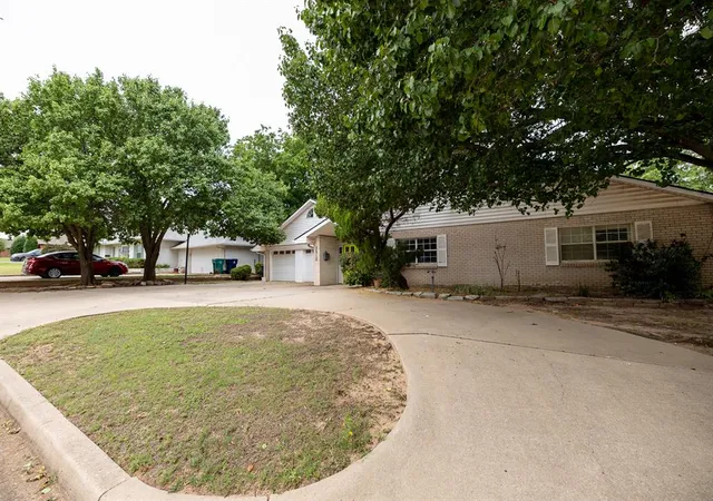 Photo 2 of Sale Pending at 3813 Nw 66th Street, Oklahoma City, OK 73116 | MLS# 1232778 | Listing updated on 2026-09-13