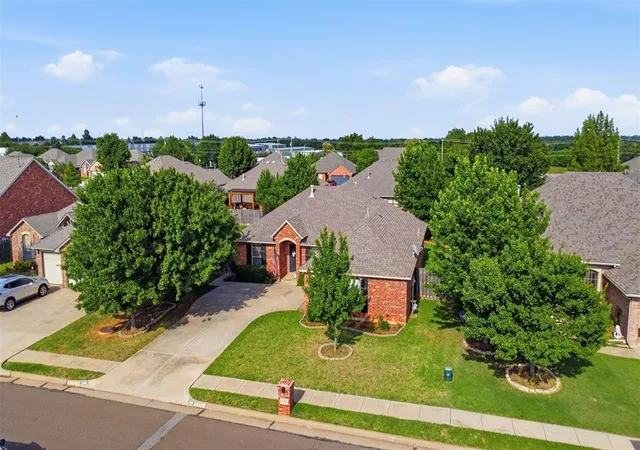 3rd image of 2146 Thomas Trl, Edmond, OK 73003 | MLS# 1232798