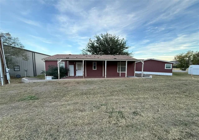 Homes for sale in Lone Wolf, OK | 83 Hick'S Mountain Rd, Lone Wolf, OK 73655 | MLS# 1232810
