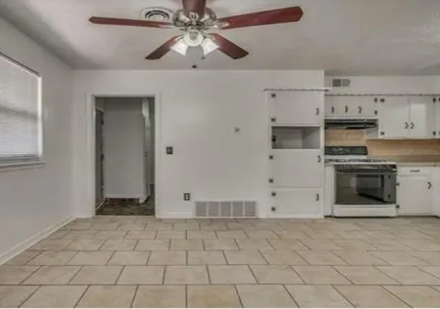 Photo 4 of Single family home for sale at 809 Englewood Rd, Del City, OK 73115 | MLS# 1232814 | Listing updated on 2026-08-05