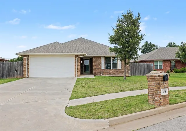 Photo 3 of Sale Pending at 7308 Park Meadow Dr, Oklahoma City, OK 73132 | MLS# 1232815 | Listing updated on 2026-08-18