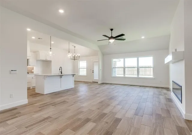4th image of 14004 Tybee Island Dr, Yukon, OK 73099 | MLS# 1232823