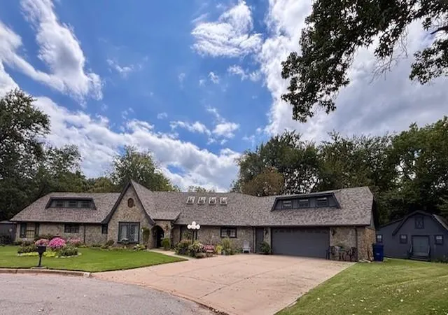1st image of 901 Birdcreek Ln, Guthrie, OK 73044 | MLS# 1232824