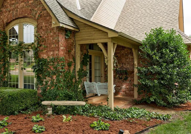 4th image of 201 Hollowdale Cir, Edmond, OK 73003 | MLS# 1232827