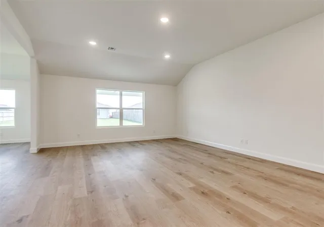 5th image of 920 Hazy Brook Cir, Chickasha, OK 73018 | MLS# 1232833
