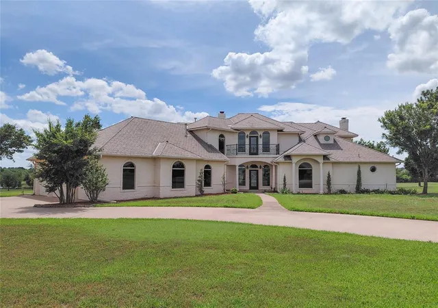 Photo 1 of Single family home for sale at 19615 Sportsman Rd, Edmond, OK 73012 | MLS# 1232864 | Listing updated on 2026-08-28
