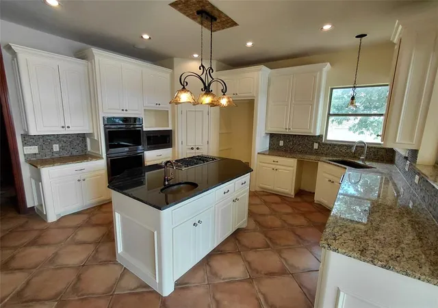 Photo 2 of Single family home for sale at 19615 Sportsman Rd, Edmond, OK 73012 | MLS# 1232864 | Listing updated on 2026-08-28