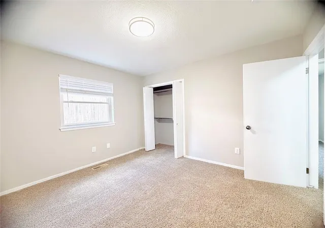 24th image of 121 W Vail Dr, Yukon, OK 73099 | MLS# 1232896