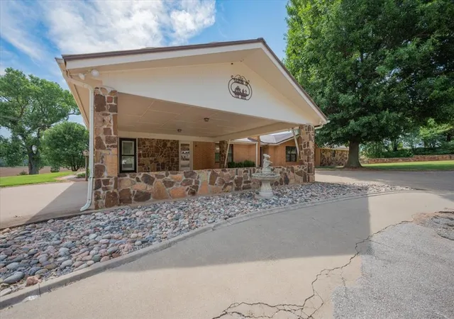 Homes for sale in Binger, OK | 407 S Third St, Binger, OK 73009 | MLS# 1232962