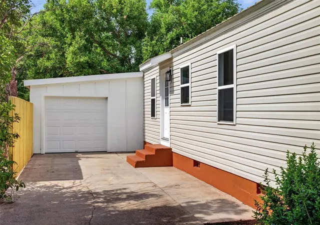 4th image of 412 W 8Th St, Elk City, OK 73644 | MLS# 1232965