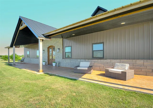 Homes for sale in Cashion, OK | 17060 W Camp Rd, Cashion, OK 73016 | MLS# 1233037