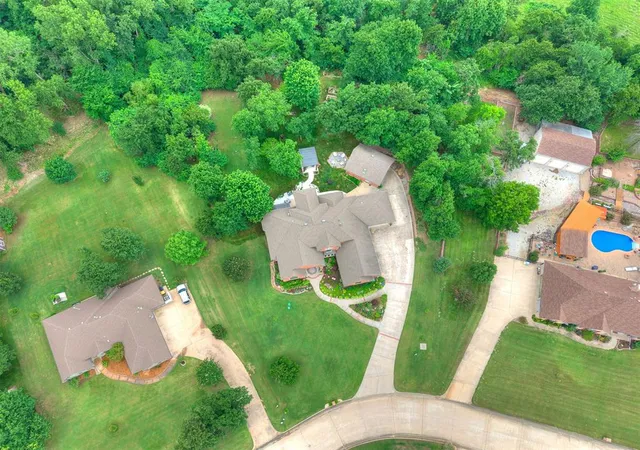 3rd image of 321 Hickory Forest Dr, Choctaw, OK 73020 | MLS# 1233047