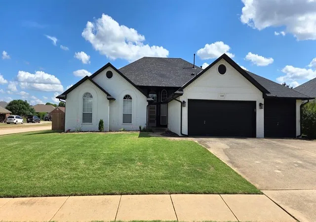1st image of 1520 W Agate Wy, Mustang, OK 73064 | MLS# 1233056