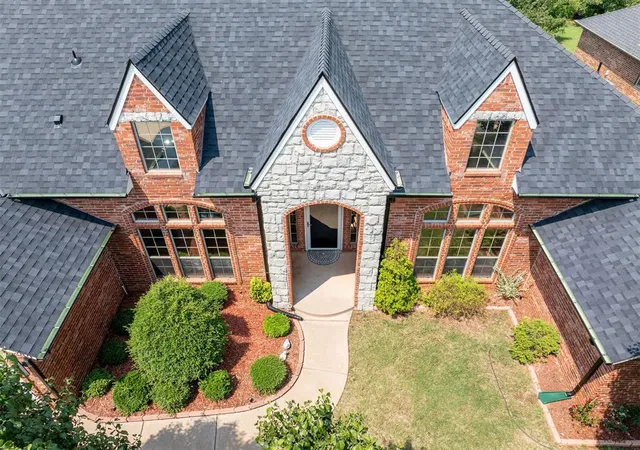 3rd image of 3101 W Westbury Glen Blvd, Oklahoma City, OK 73179 | MLS# 1233072