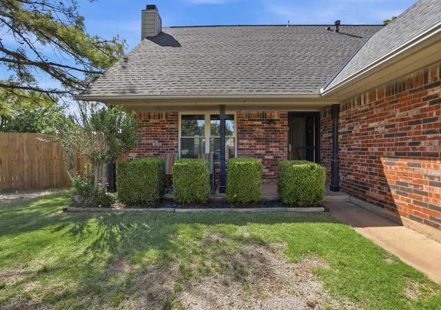 Photo 3 of Single family home for sale at 1525 Vulcan Cir, Edmond, OK 73003 | MLS# 1233088 | Listing updated on 2026-08-20