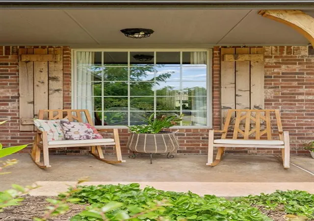 2nd image of 14708 Cottonwood Dr, Edmond, OK 73025 | MLS# 1233100
