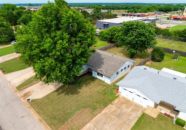 Photo 3 of Sale Pending at 2303 N Mckinley Ave, Shawnee, OK 74804 | MLS# 1233114 | Listing updated on 2026-08-29