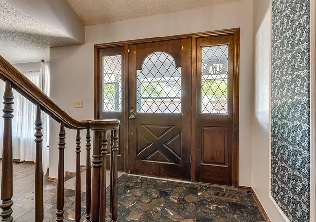 4th image of 8125 Willow Creek Blvd, Oklahoma City, OK 73162 | MLS# 1233117