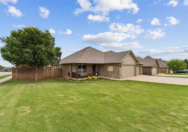 Photo 3 of Single family home for sale at 11321 NW 7th Street, Yukon, OK 73099 | MLS# 1233133 | Listing updated on 2026-09-05