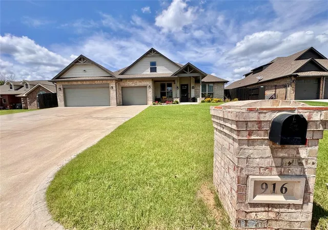 3rd image of 916 Morning Glory Ln, Seminole, OK 74868 | MLS# 1233151
