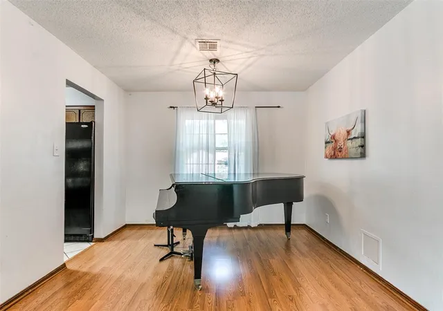 Photo 3 of Single family home for sale at 1527 Pecan Ave, Norman, OK 73072 | MLS# 1233171 | Listing updated on 2026-10-03