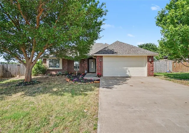 Homes for sale in Cache, OK | 216 Nw Cherry Ave, Cache, OK 73527 | MLS# 1233175