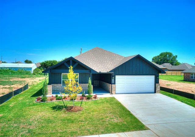 Photo 2 of Single family home for sale at 7712 Three Woods Ln, Yukon, OK 73099 | MLS# 1233203 | Listing updated on 2026-08-30