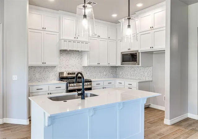 Photo 3 of Single family home for sale at 7712 Three Woods Ln, Yukon, OK 73099 | MLS# 1233203 | Listing updated on 2026-08-30