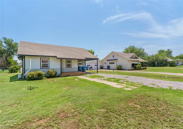 Homes for sale in Cordell, OK | 209 S Linwood St, Cordell, OK 73632 | MLS# 1233206