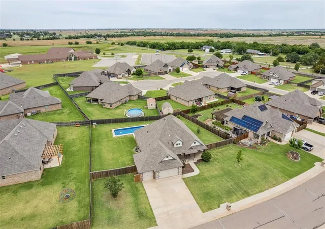 Homes for sale in Piedmont, OK | 133 Windmill St, Piedmont, OK 73078 | MLS# 1233214