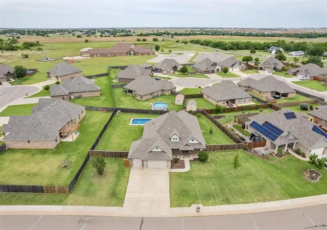 Homes for sale in Piedmont, OK | 133 Windmill St, Piedmont, OK 73078 | MLS# 1233214