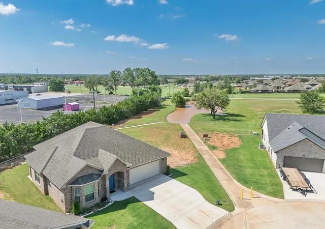 Photo 3 of Single family home for sale at 3930 Maple Grv Ave, Shawnee, OK 74804 | MLS# 1233218 | Listing updated on 2026-08-05