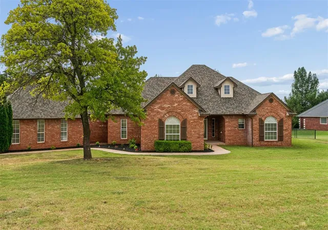 Photo 2 of Sale Pending at 2010 Sandpiper Dr, Blanchard, OK 73010 | MLS# 1233283 | Listing updated on 2026-09-05
