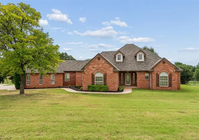 Photo 3 of Sale Pending at 2010 Sandpiper Dr, Blanchard, OK 73010 | MLS# 1233283 | Listing updated on 2026-09-05