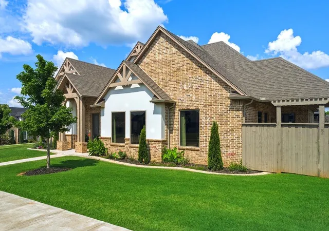 Homes for sale in Norman, OK | 620 Timberbrook Dr, Norman, OK 73069 | MLS# 1233292