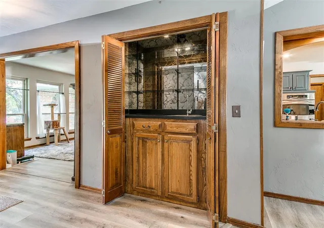 4th image of 12808 Teakwood Dr, Edmond, OK 73013 | MLS# 1233295