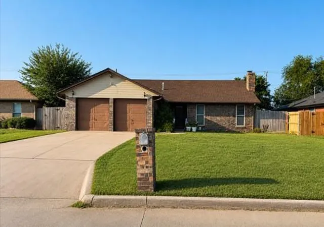 Homes for sale in Altus, OK | 2220 Galaxy Dr, Altus, OK 73521 | MLS# 1233302
