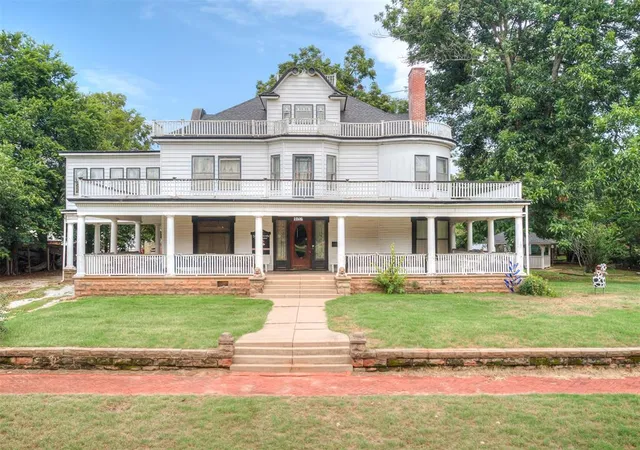 1st image of 1016 W Warner Ave, Guthrie, OK 73044 | MLS# 1233304