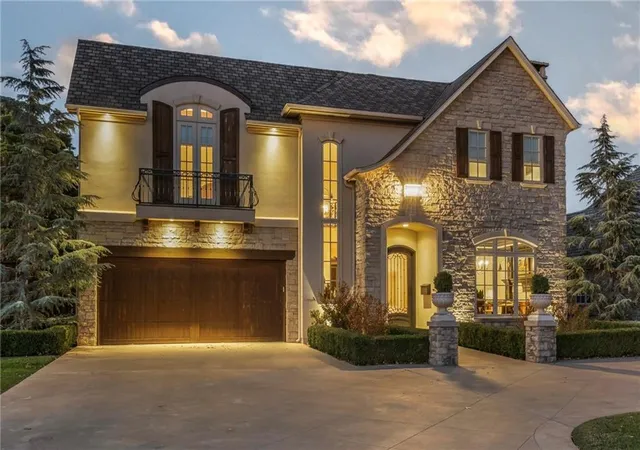Photo 1 of Single family home for sale at 1703 Windsor Pl, Nichols Hills, OK 73116 | MLS# 1233326 | Listing updated on 2026-09-16