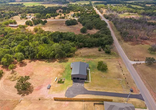 Photo 3 of Single family home for sale at 17210 E Coffee Crk Rd, Luther, OK 73054 | MLS# 1233336 | Listing updated on 2026-09-25