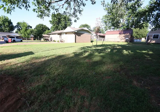 Homes for sale in Maysville, OK | 1004 Hillcrest Dr, Maysville, OK 73057 | MLS# 1233340