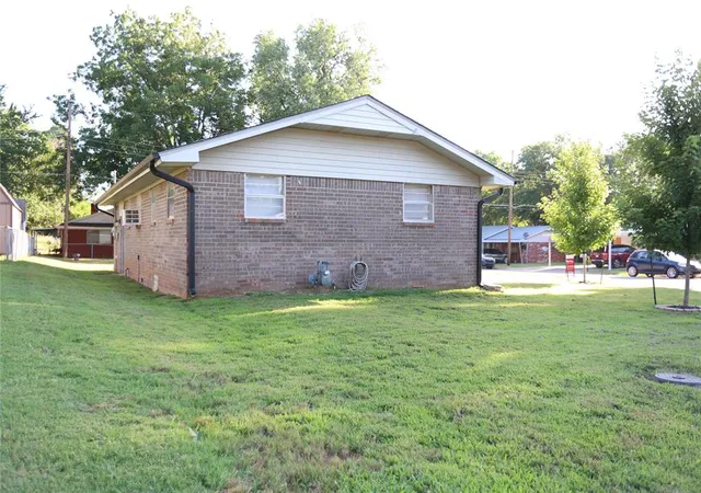 Homes for sale in Maysville, OK | 1004 Hillcrest Dr, Maysville, OK 73057 | MLS# 1233340
