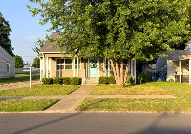 Homes for sale in Chickasha, OK | 1809 S 14th St, Chickasha, OK 73018 | MLS# 1233349
