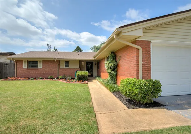 Homes for sale in Bethany, OK | 7608 Nw 25Th St, Bethany, OK 73008 | MLS# 1233350