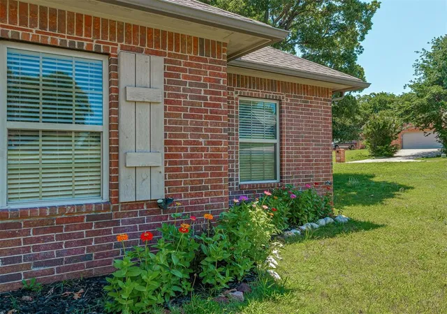 Photo 3 of Single family home for sale at 8624 Mallard Ln, Edmond, OK 73034 | MLS# 1233355 | Listing updated on 2026-09-08