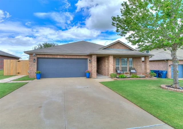 Photo 2 of Sale Pending at 11233 Nw 97th Street, Yukon, OK 73099 | MLS# 1233362 | Listing updated on 2026-08-22