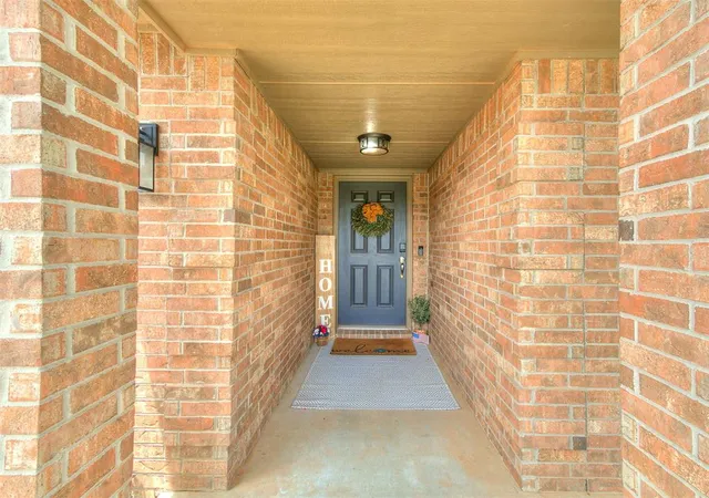 Photo 4 of Sale Pending at 11233 NW 97th Street, Yukon, OK 73099 | MLS# 1233362 | Listing updated on 2026-08-22